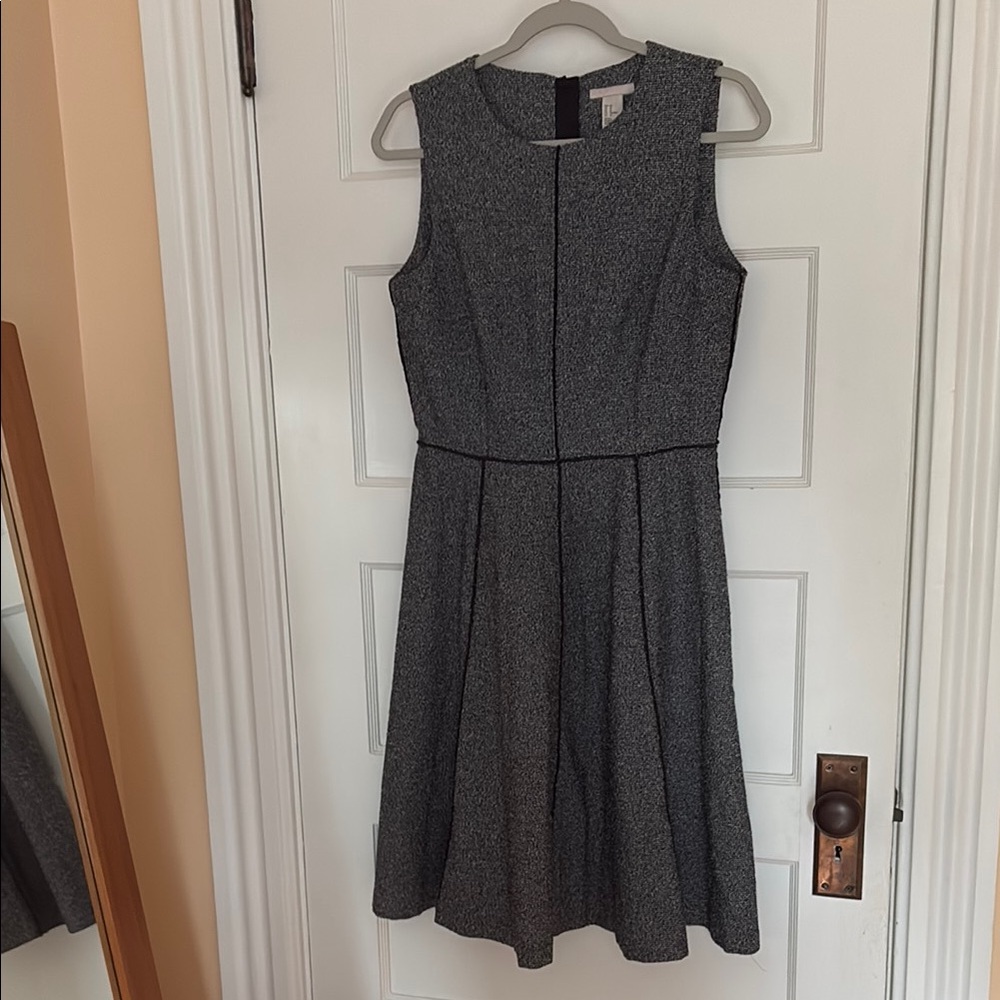 H&M Beautiful Gray Midi Sleeveless Dress. Size 10 US.